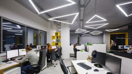 Подвесной профильный светильник треугольник черный SILED TRIGON-PROF 550х480х50х70 (39 Вт)