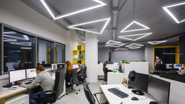 Подвесной профильный светильник треугольник белый SILED TRIGON-PROF 1020х890х50х70 (69 Вт)