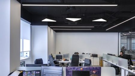 Подвесной светильник треугольный черный SILED TRIGON 500х430х100 (14 Вт)