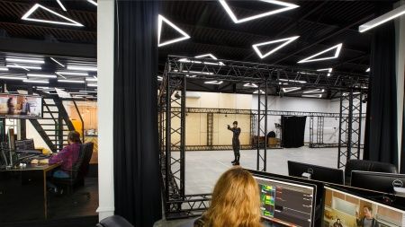 Подвесной профильный светильник треугольник белый SILED TRIGON-PROF 1490х1290х50х70 (103 Вт)